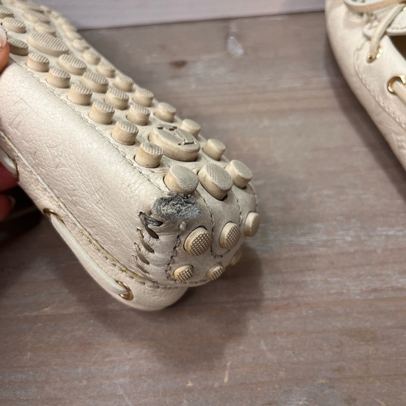 Auth Louis Vuitton Cream Monogram Embossed Leather Gloria Loafers Size 35 US 4.5 - Picture 8 of 12